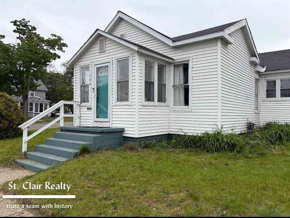 Homes For Sale - 506 W Muskegon Avenue <br/> Muskegon, MI 49440