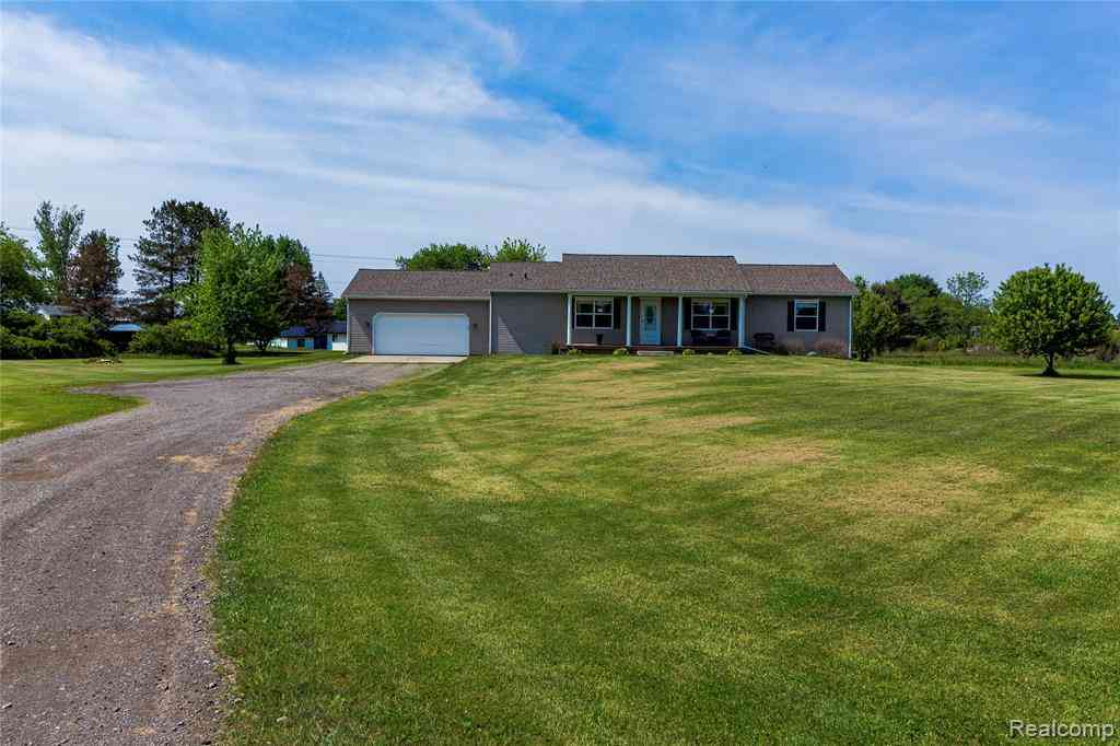 Homes For Sale - 1872 Lonsberry Drive <br/> Lapeer, MI 48446