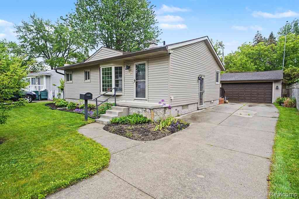 Homes For Sale - 1275 1st Street <br/> Lapeer, MI 48446