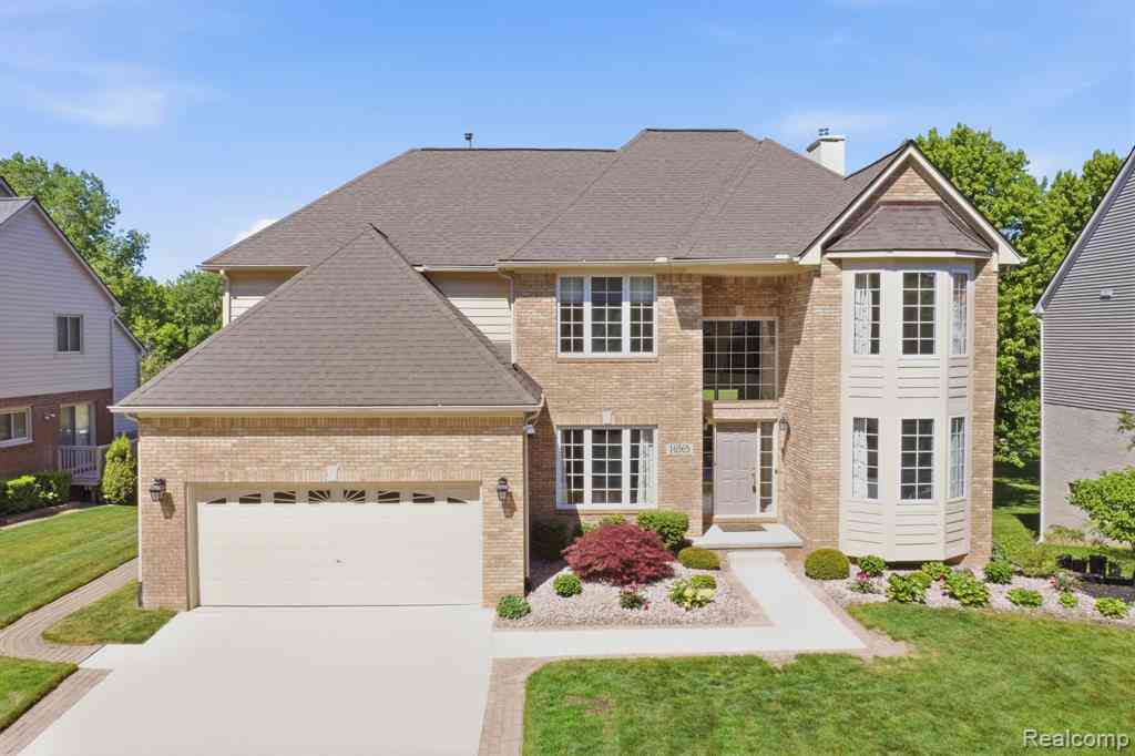 Homes For Sale - 16565 Sherwood Lane <br/> Northville, MI 48168