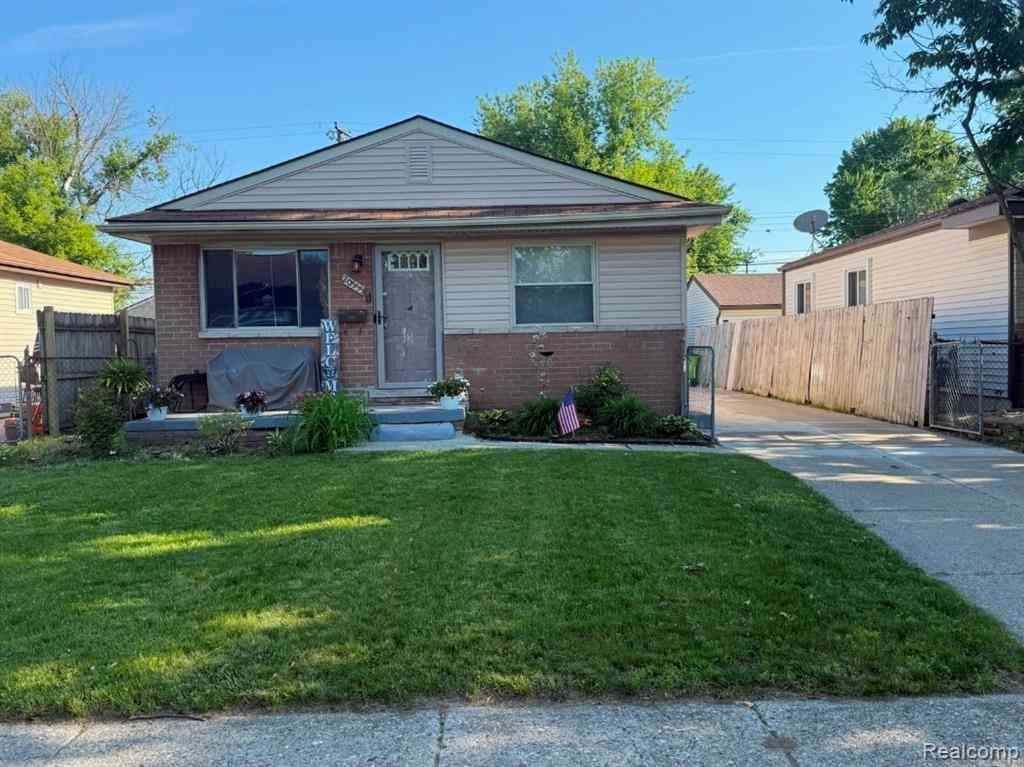 Homes For Sale - 20555 Woodward Street <br/> Clinton Township, MI 48035