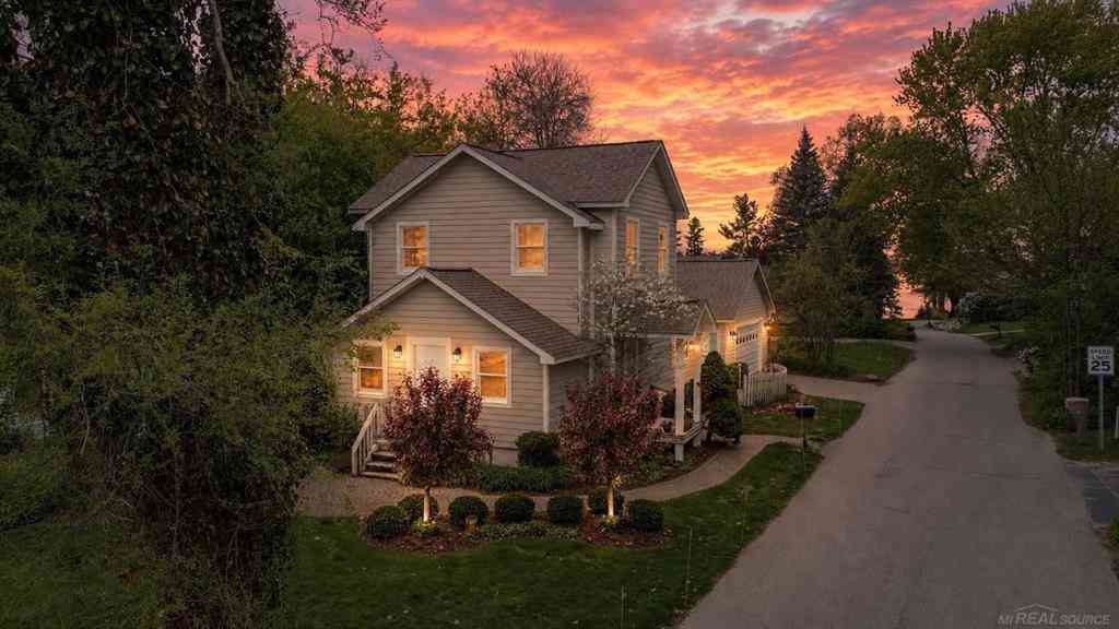 Homes For Sale - 776 Heights Road <br/> Lake Orion, MI 48362