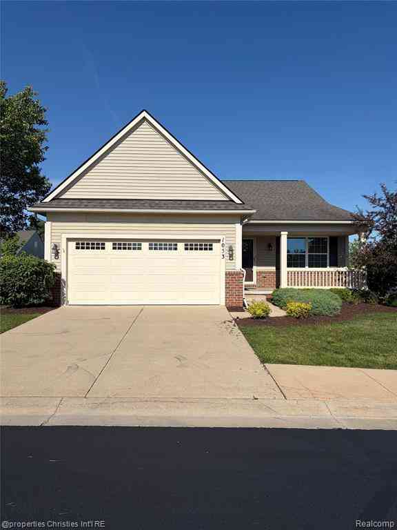 Condo For Sale - 1053 Paddock Drive <br/> South Lyon, MI 48178