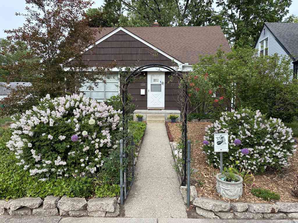 Homes For Sale - 1136 Lester Avenue <br/> Ypsilanti, MI 48198