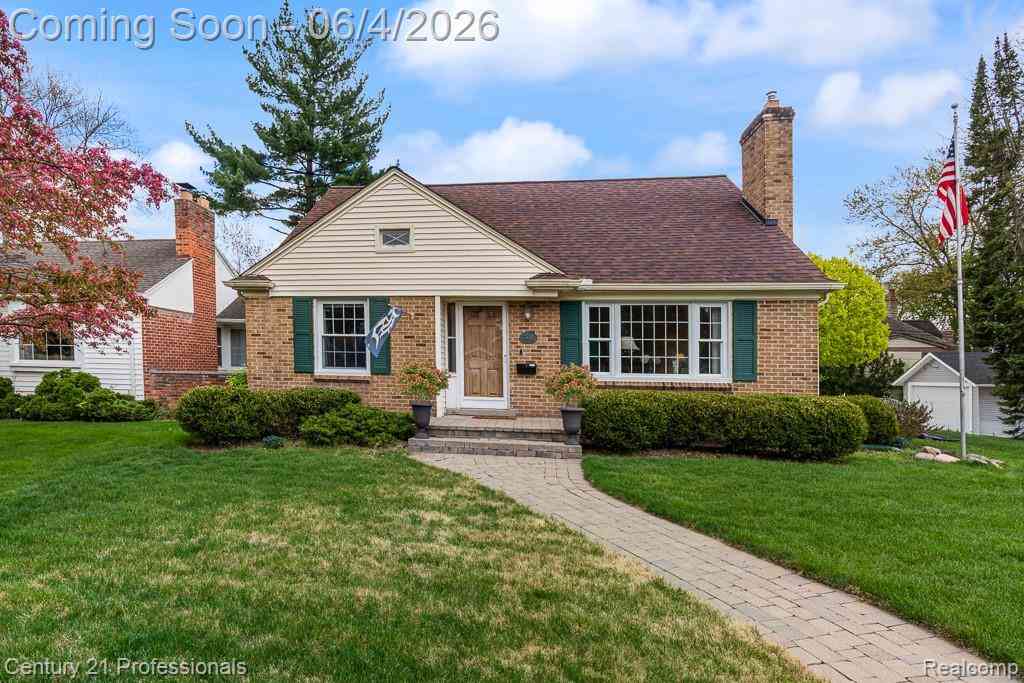 Homes For Sale - 304 Highland Avenue <br/> Rochester, MI 48307