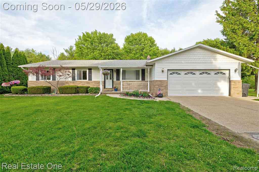 Homes For Sale - 1574 Farnsworth Road <br/> Lapeer, MI 48446