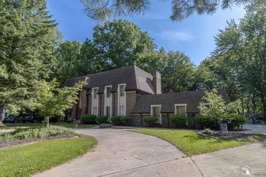 Homes For Sale - 1372 Laurelhurst Drive <br/> Temperance, MI 48182