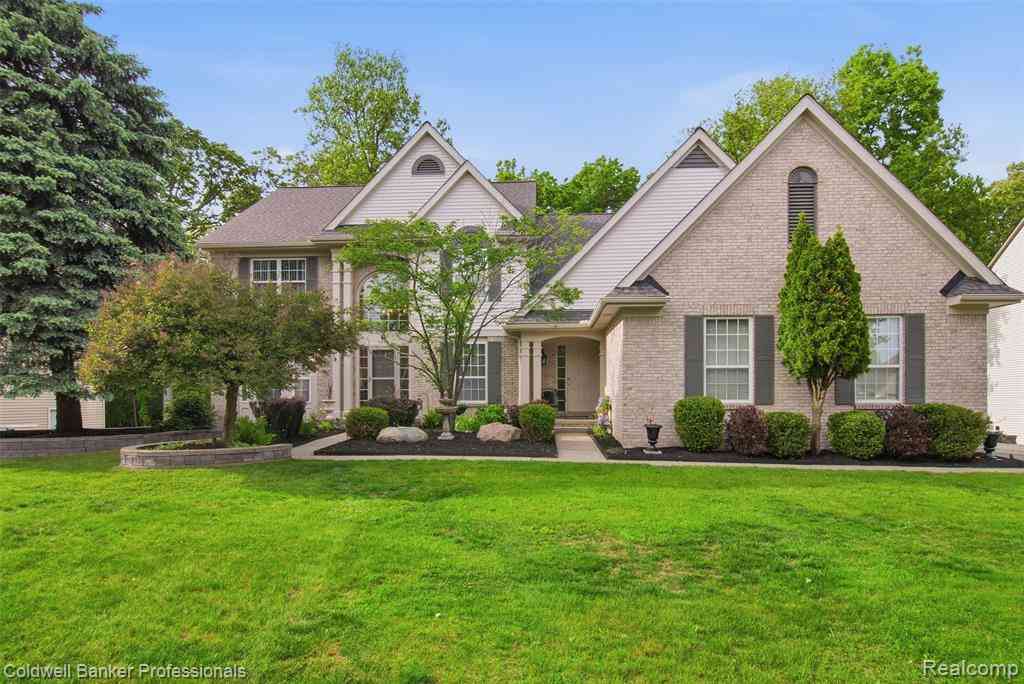 Homes For Sale - 2891 Greenbrooke Lane <br/> West Bloomfield, MI 48324