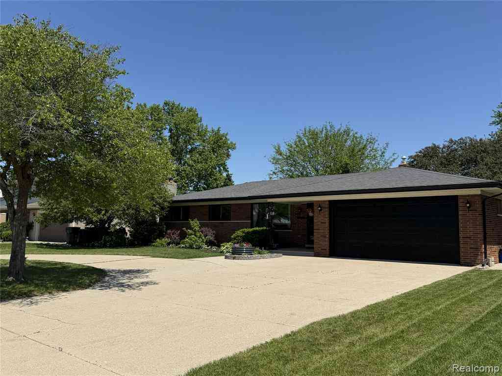 Homes For Sale - 39540 Aynesley Street <br/> Clinton Township, MI 48038