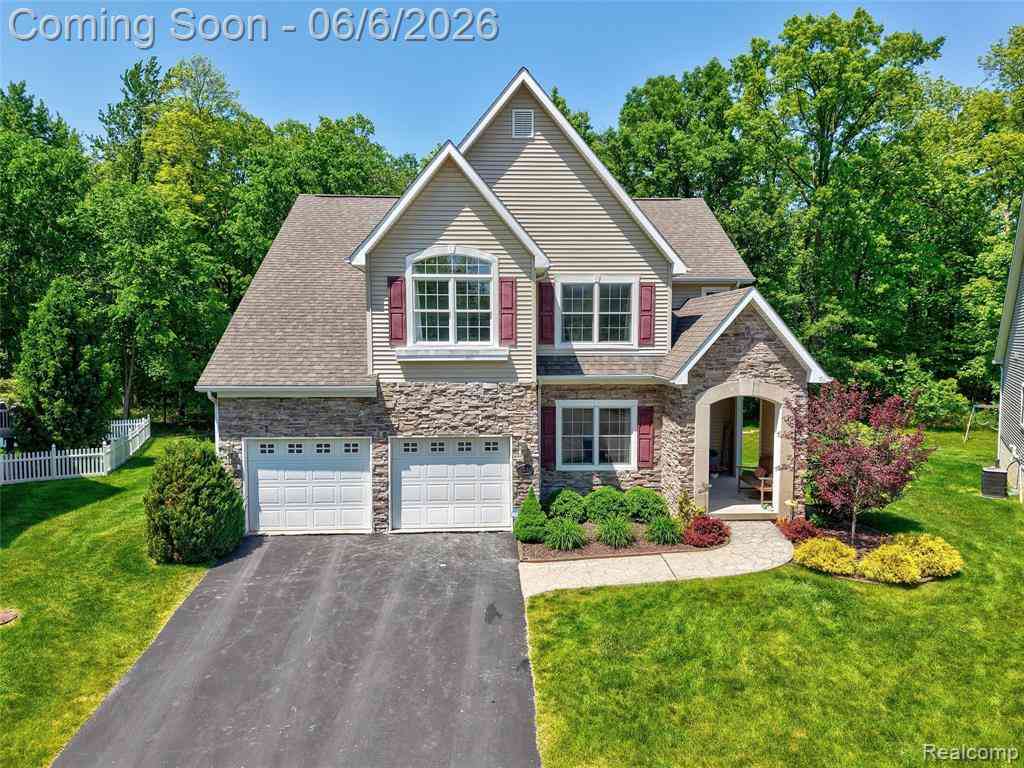 Homes For Sale - 10242 Beacon Court <br/> Grand Blanc, MI 48439