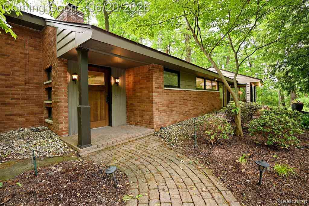 Homes For Sale - 3310 Dogwood Court <br/> Oakland County, Bloomfield Hills, MI 48304