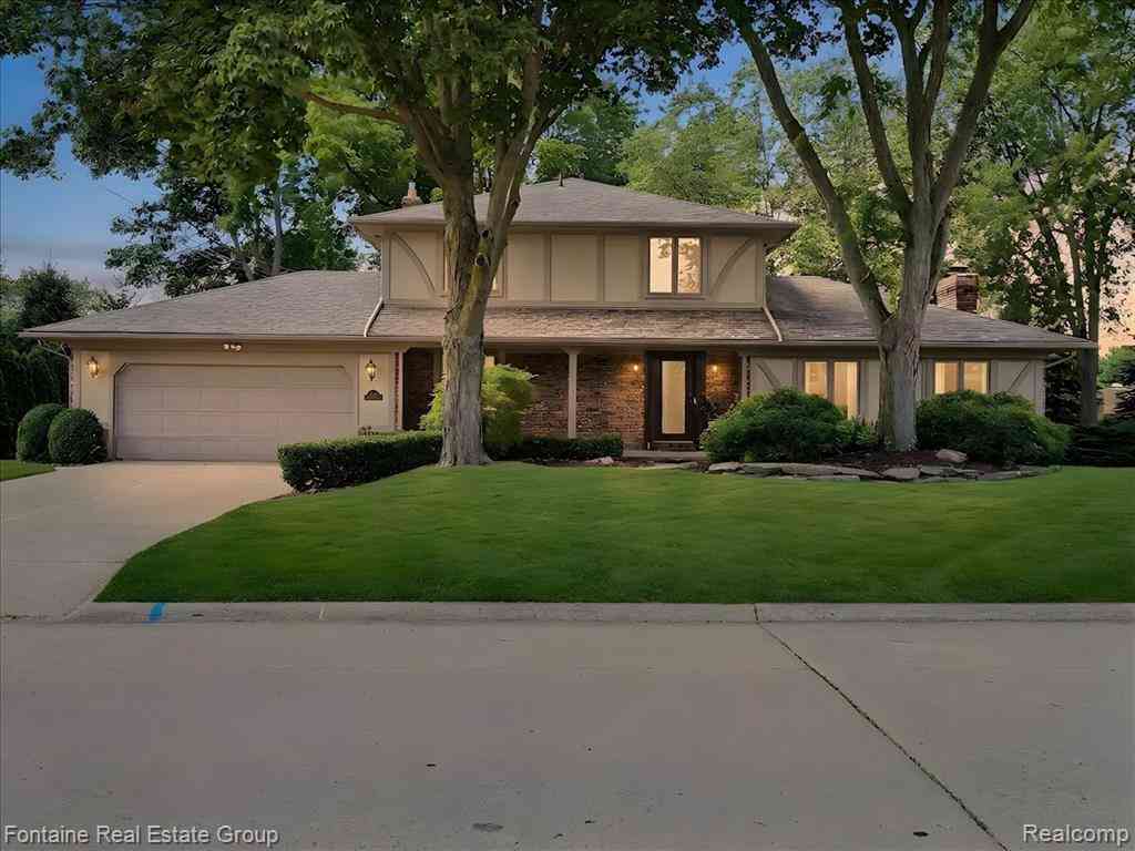 Homes For Sale - 16131 Winchester Drive <br/> Northville, MI 48168