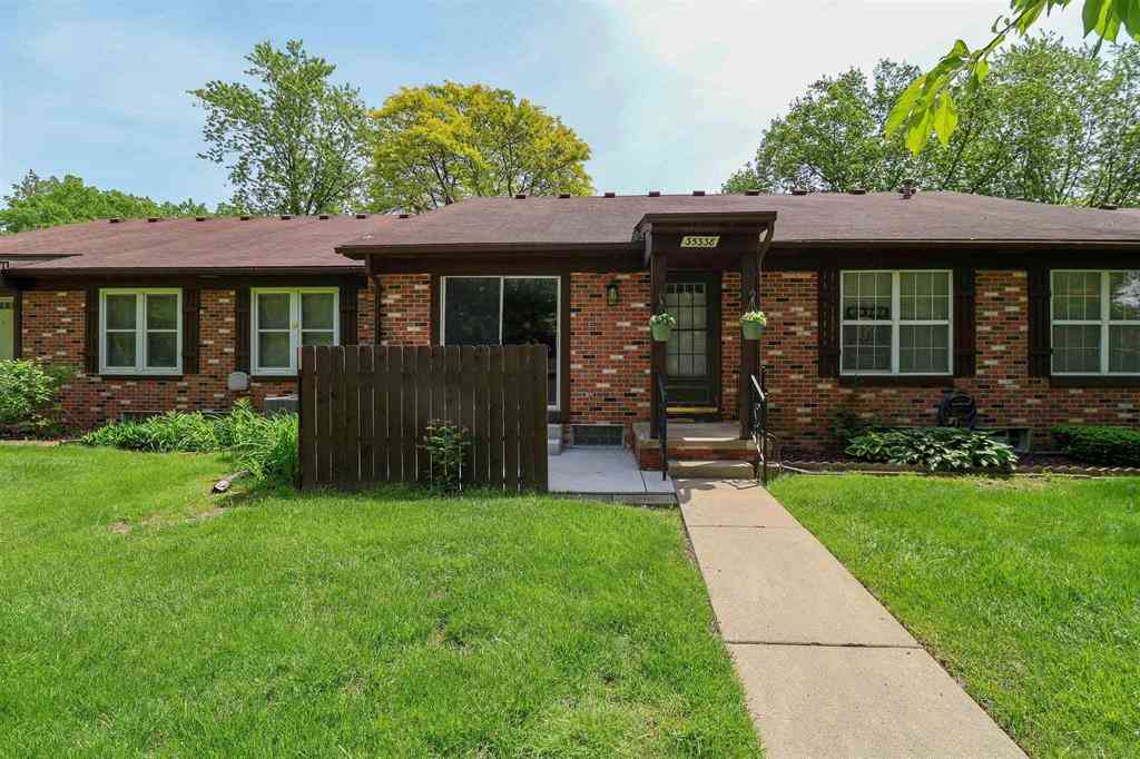 Condo For Sale - 35338 Bristlecone Drive <br/> Clinton Township, MI 48035
