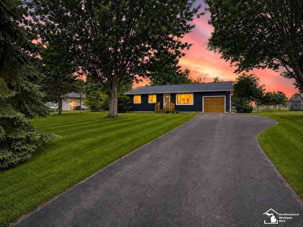Homes For Sale - 5250 Osburn Drive <br/> Tecumseh, MI 49286