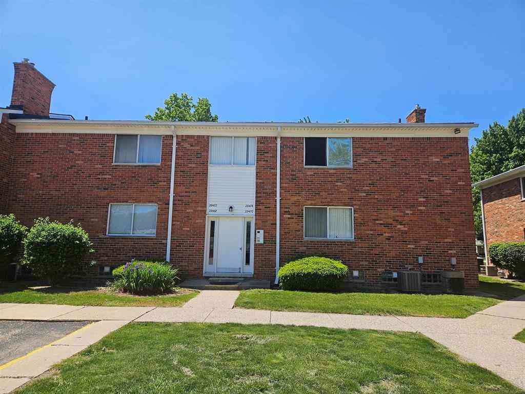 Condo For Sale - 29472 Hoover Road <br/> Warren, MI 48093