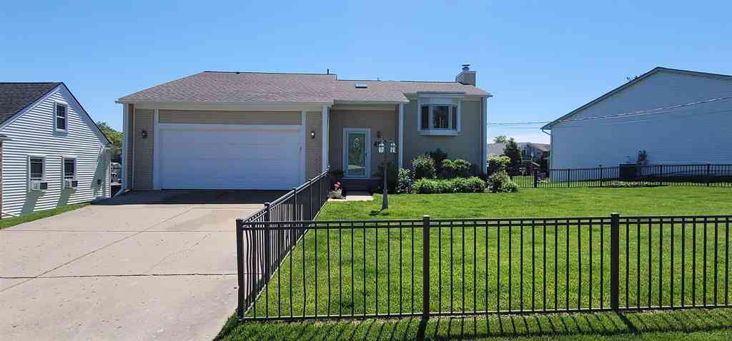 Homes For Sale - 415 Coledale Drive <br/> Oakland County, White Lake, MI 48386