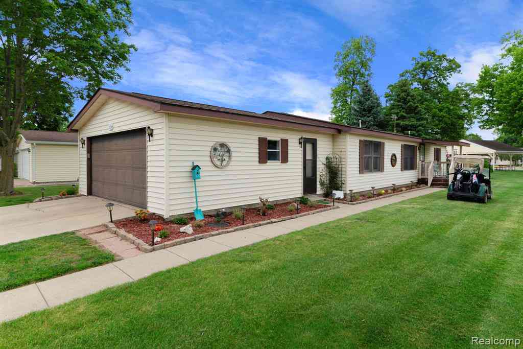 Homes For Sale - 704 Webber Court <br/> Genesee County, Linden, MI 48451