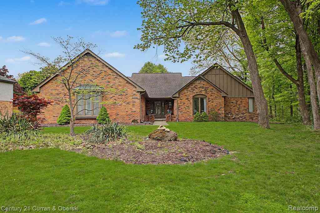 Homes For Sale - 21470 Woodfarm Drive <br/> Northville, MI 48167