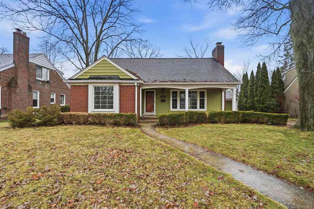Homes For Sale - 32200 Arlington Drive <br/> Oakland County, Beverly Hills, MI 48025
