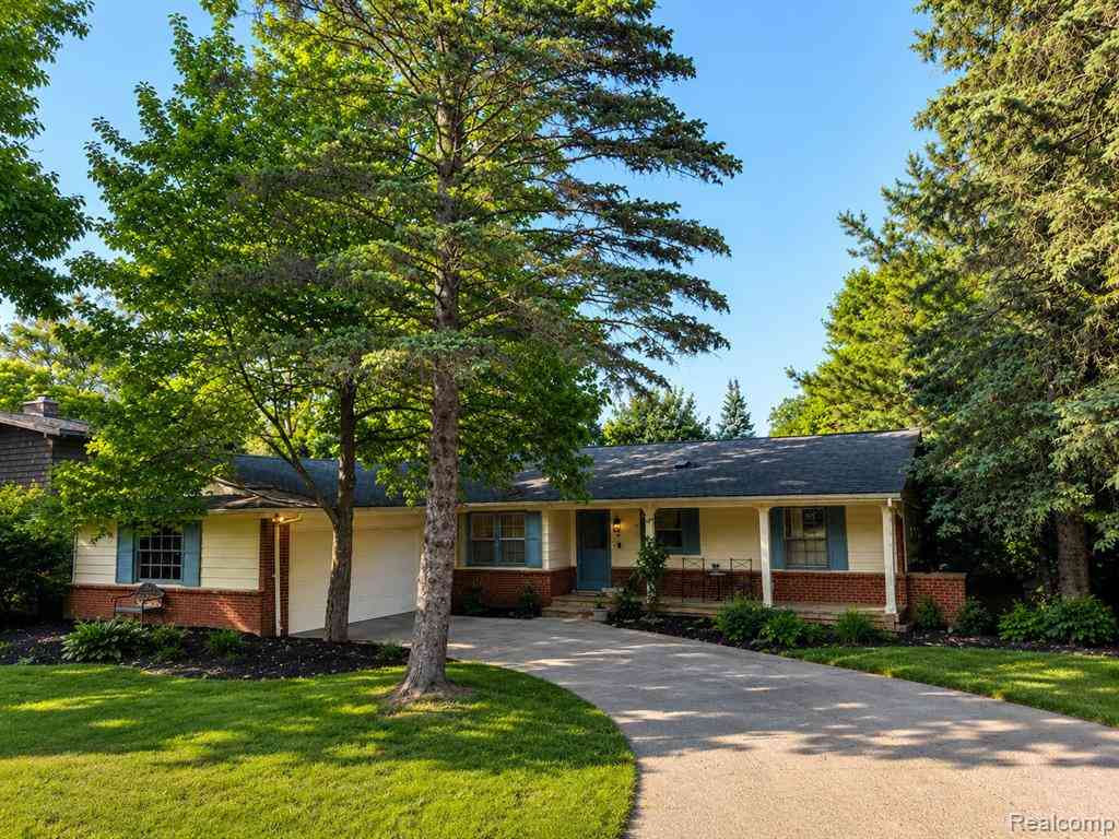 Homes For Sale - 19510 Clement Road <br/> Wayne County, Northville, MI 48167