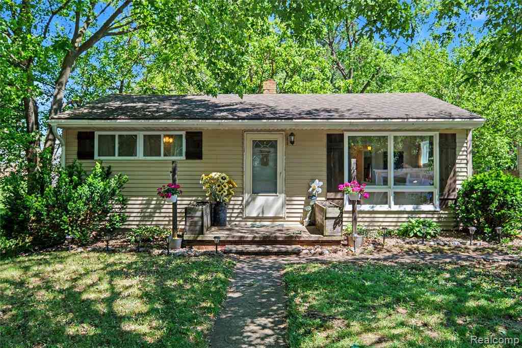 Homes For Sale - 204 W Monroe Street <br/> Shiawassee County, Durand, MI 48429