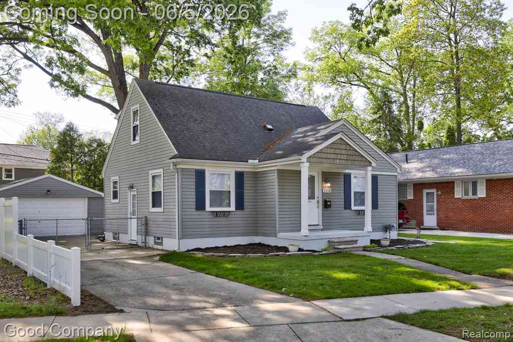 Homes For Sale - 1218 Hoffman Avenue <br/> Royal Oak, MI 48067