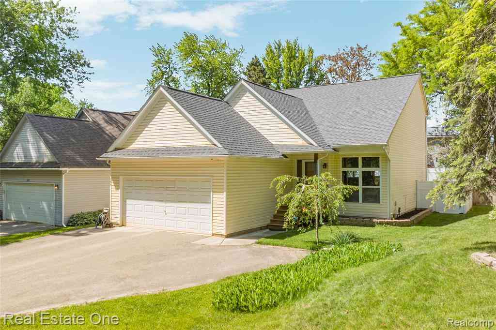 Homes For Sale - 344 N Lake Angelus Road <br/> Auburn Hills, MI 48326
