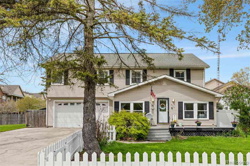 Homes For Sale - 415 Leon Road <br/> Walled Lake, MI 48390