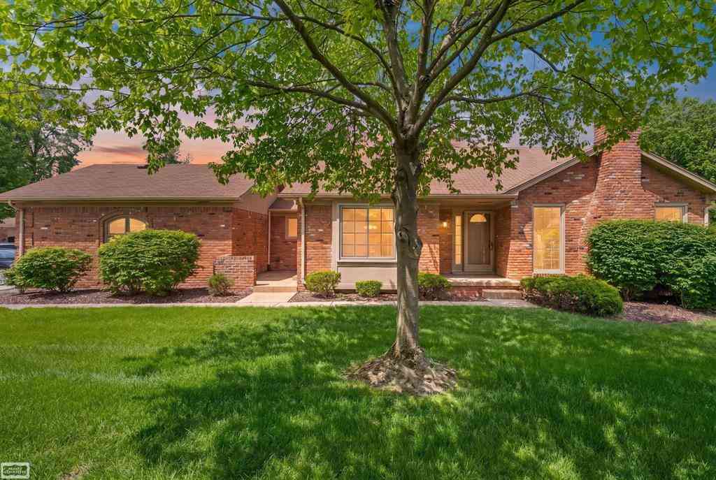 Condo For Sale - 41010 W Rosewood Drive <br/> Clinton Township, MI 48038