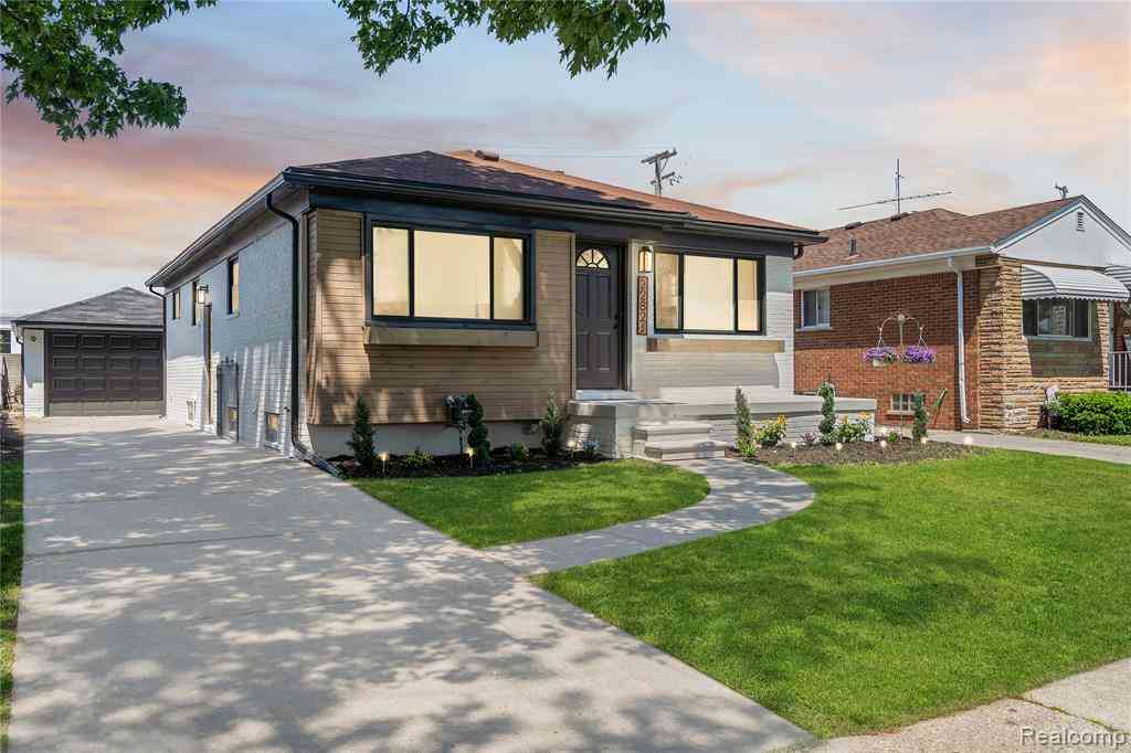 Homes For Sale - 22821 Harmon Street <br/> Saint Clair Shores, MI 48080