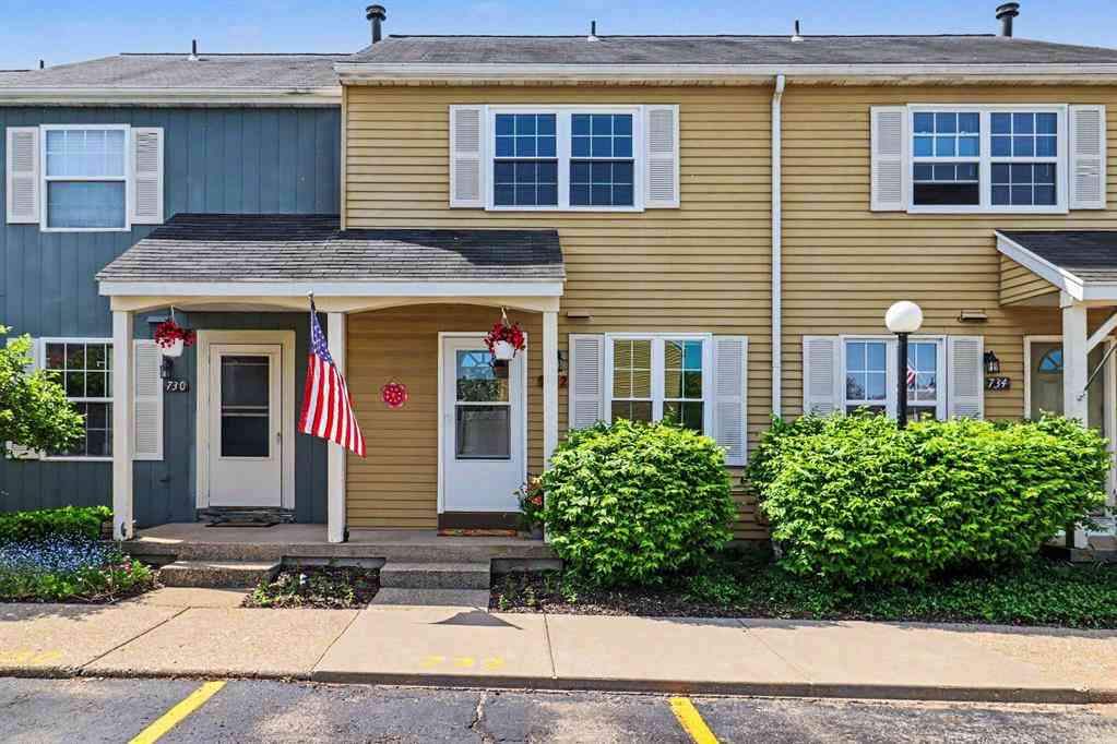 Condo For Sale - 732 Pinckney Court <br/> Comstock Park, MI 49321