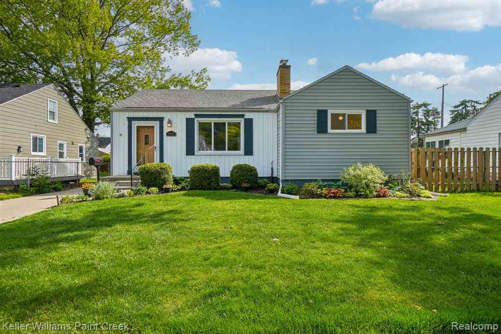 Homes For Sale - 20620 Alger Street <br/> Saint Clair Shores, MI 48080
