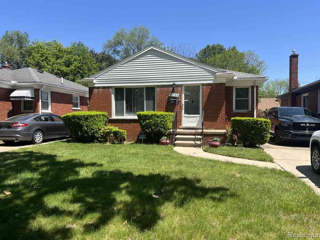 Homes For Sale - 8460 Riverview Street <br/> Dearborn Heights, MI 48127