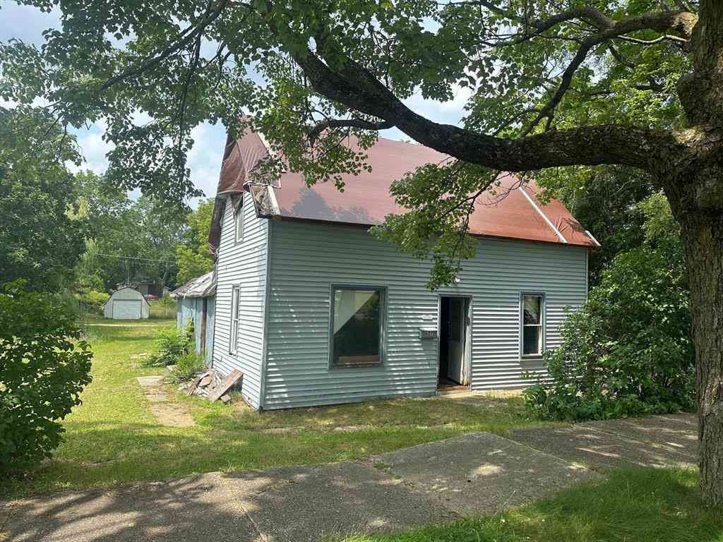 Homes For Sale - 607 Linden Street <br/> Cadillac, MI 49601