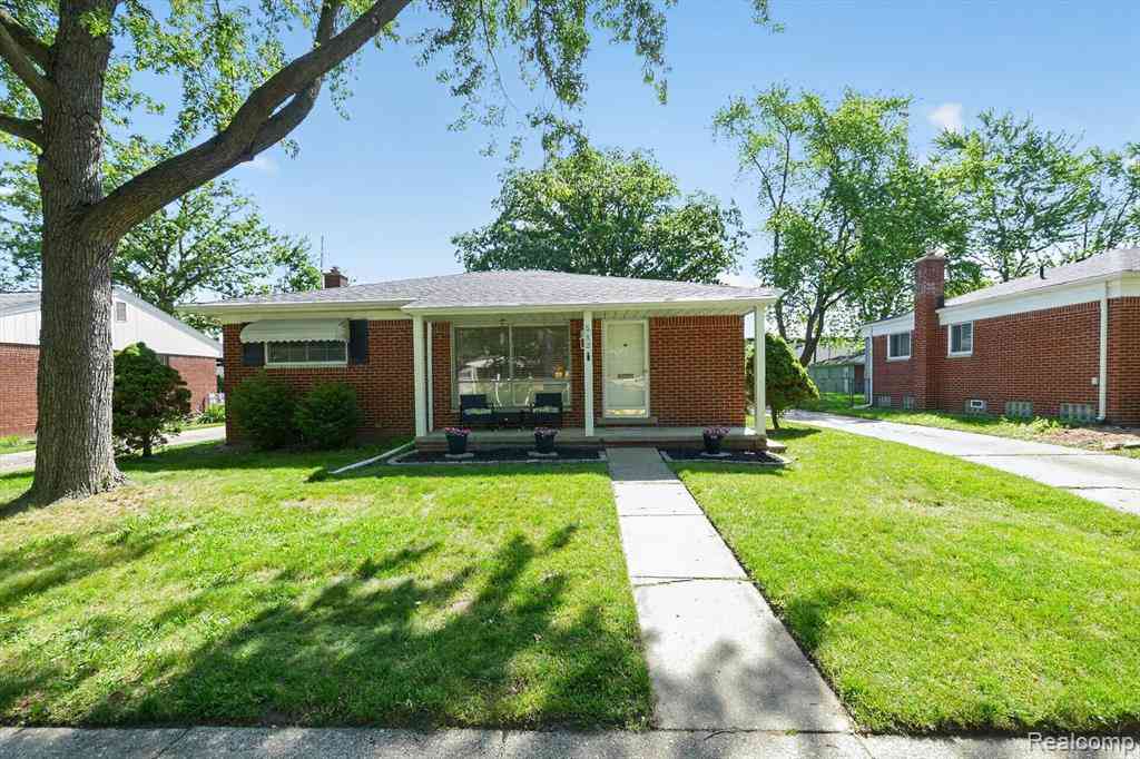 Homes For Sale - 512 Redwood Drive <br/> Troy, MI 48083