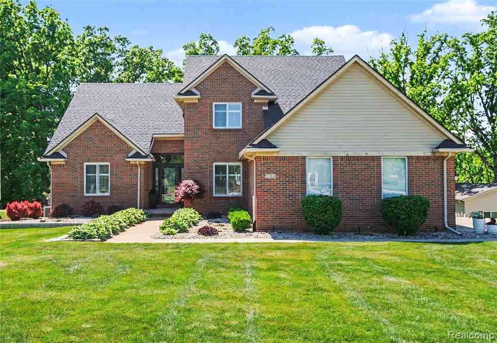 Homes For Sale - 1281 Deer Creek Trail <br/> Grand Blanc, MI 48439