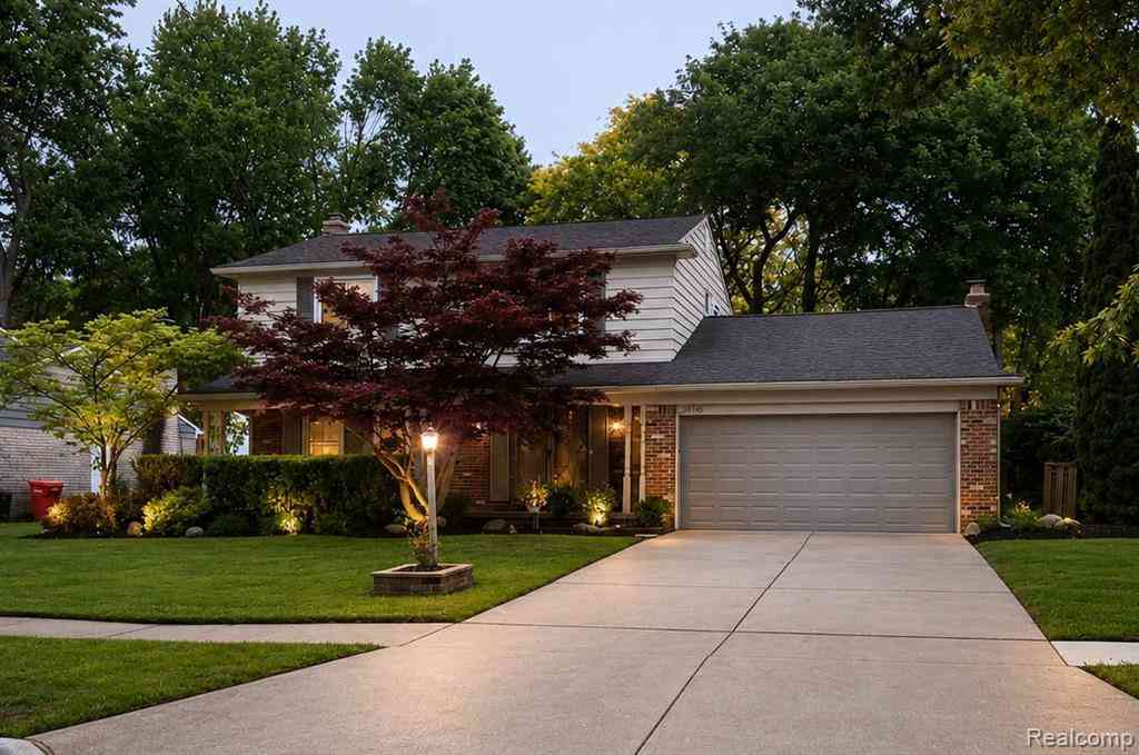 Homes For Sale - 30745 Red Maple Lane <br/> Southfield, MI 48076