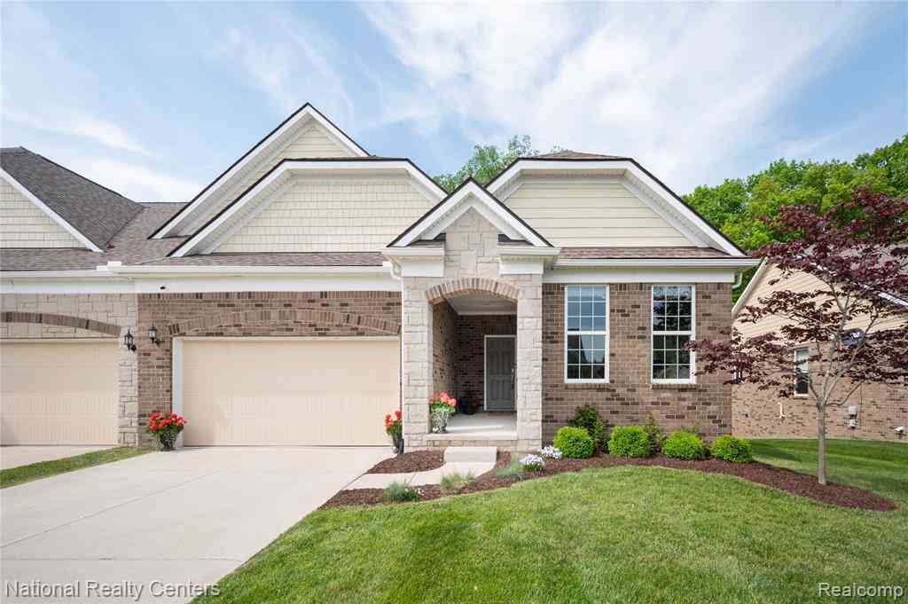 Condo For Sale - 48796 Windfall Road <br/> Novi, MI 48374