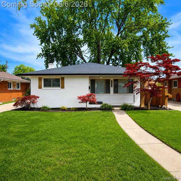 Homes For Sale - 21633 Winshall Street <br/> Macomb County, Saint Clair Shores, MI 48081
