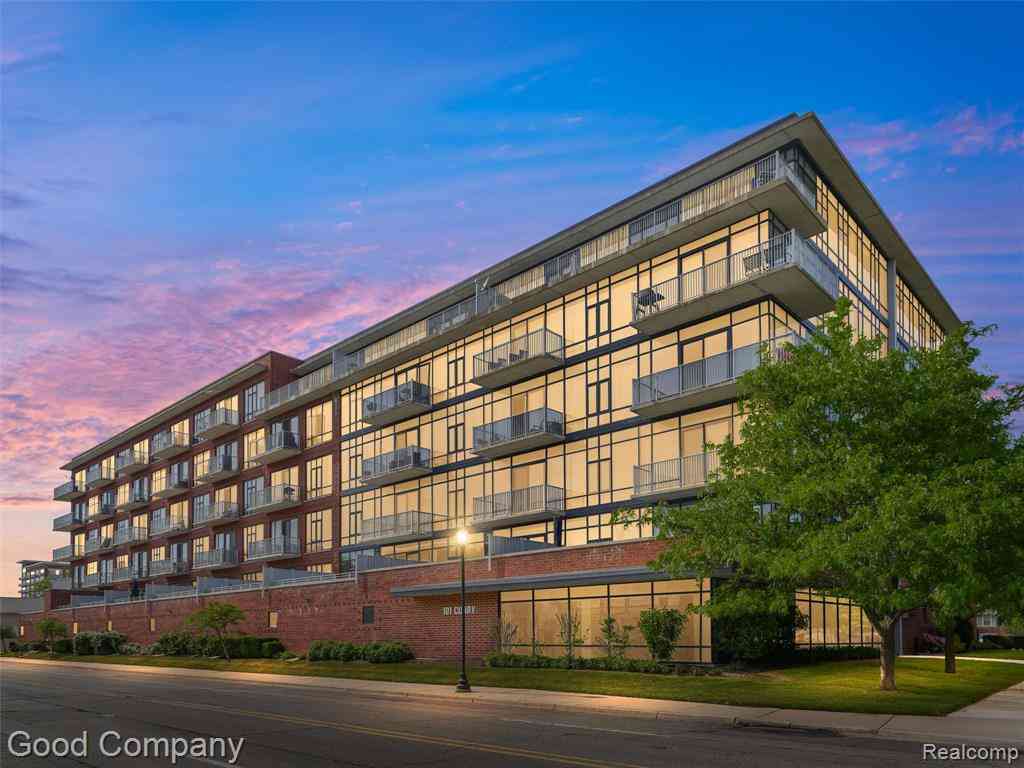 Condo For Rent - 101 Curry Ave Avenue  #402<br/> Royal Oak, MI 48067
