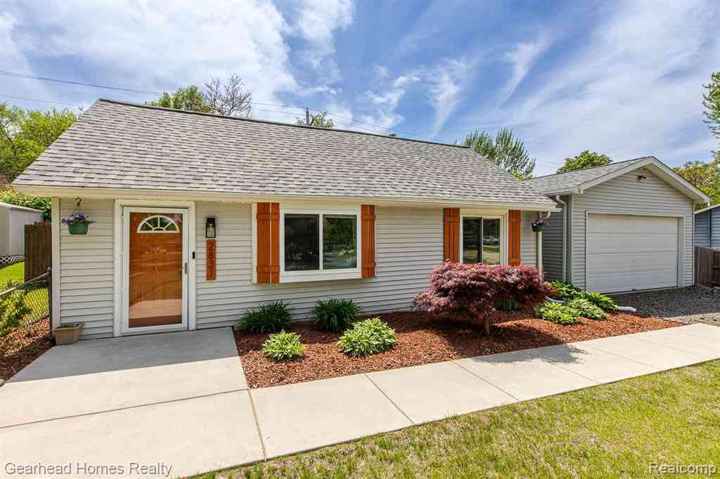 Homes For Sale - 2831 Watkins Lake Road <br/> Oakland County, Waterford, MI 48328