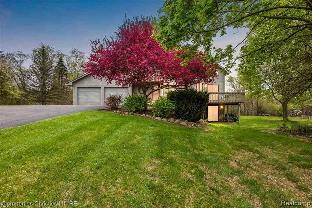 Homes For Sale - 6175 Tripp Road <br/> Oakland County, Holly, MI 48442