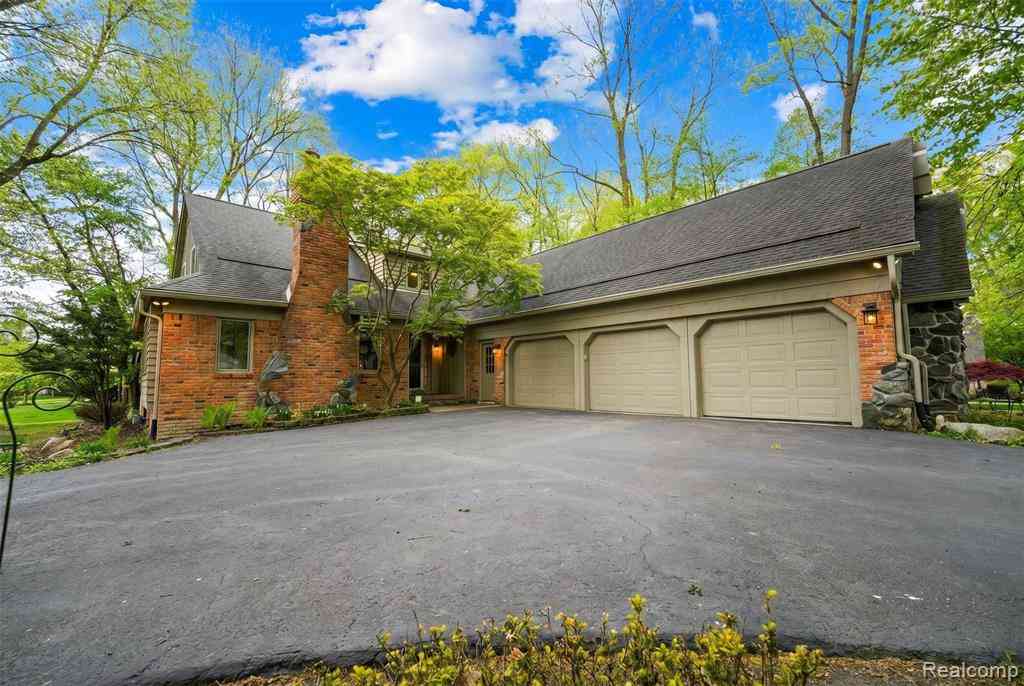 Homes For Sale - 21734 Beauford Lane <br/> Northville, MI 48167