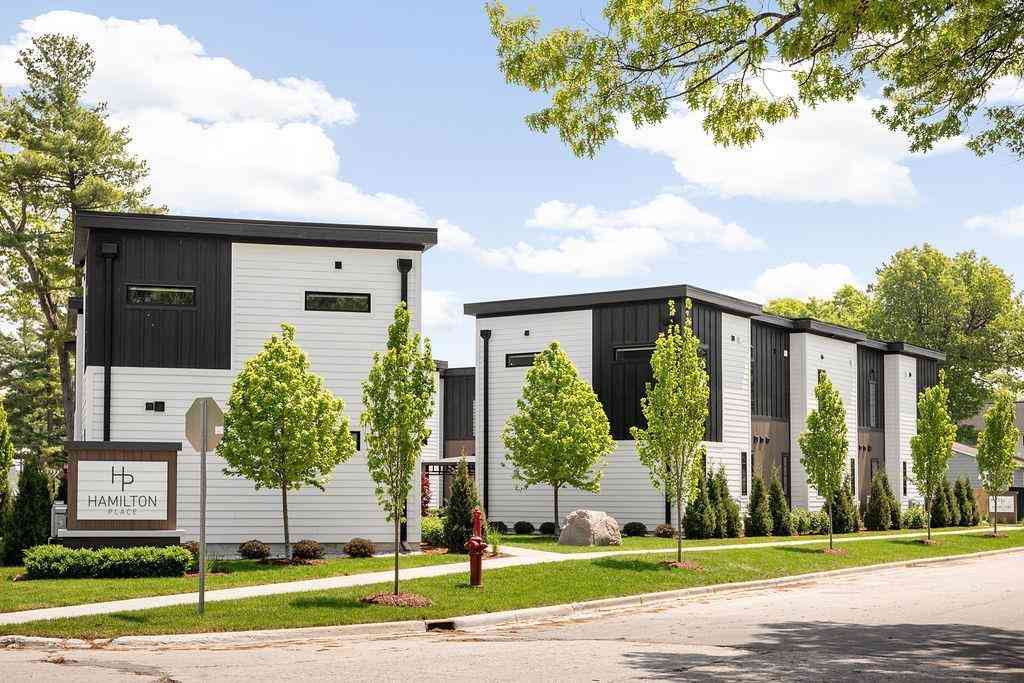 Homes For Sale - 305 Hamilton Street <br/> Traverse City, MI 49686