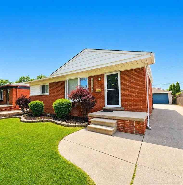 Homes For Sale - 21724 Arrowhead Street <br/> Macomb County, Saint Clair Shores, MI 48082
