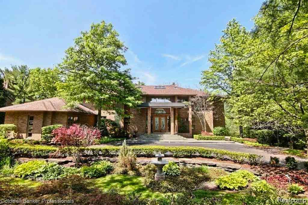 Condo For Rent - 4692 W Wickford  <br/> Bloomfield Hills, MI 48302