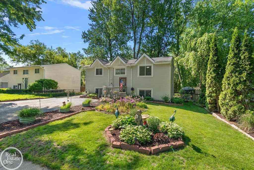 Homes For Sale - 1136 Miller Road <br/> Lake Orion, MI 48362