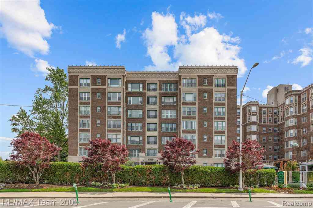 Condo For Sale - 8120 E Jefferson Avenue <br/> Detroit, MI 48214