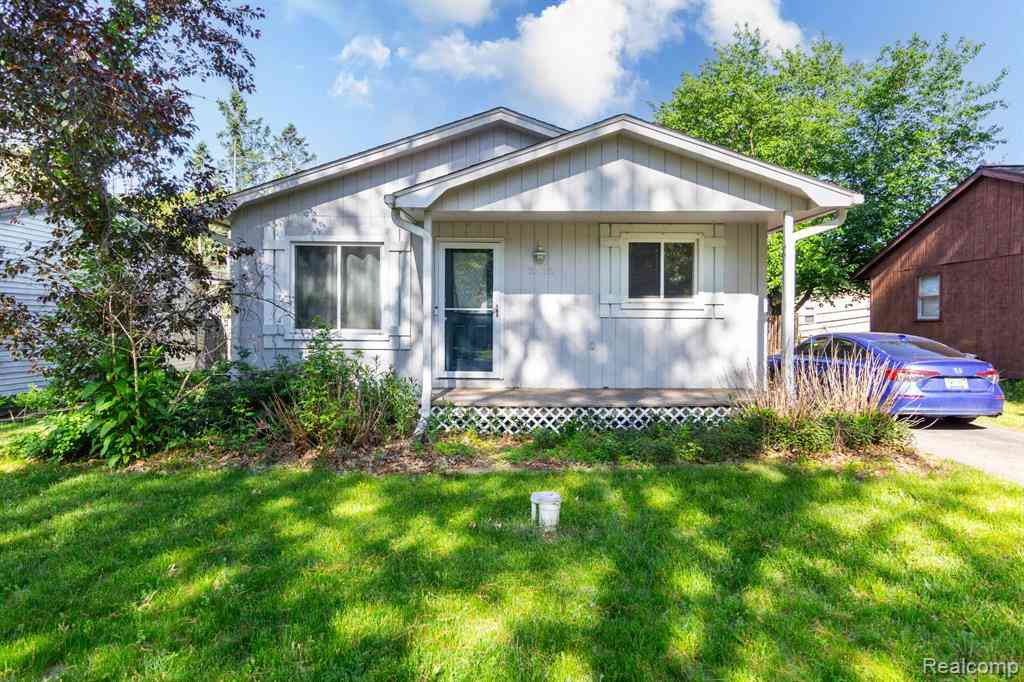 Homes For Sale - 2375 Darnell Street <br/> Walled Lake, MI 48390