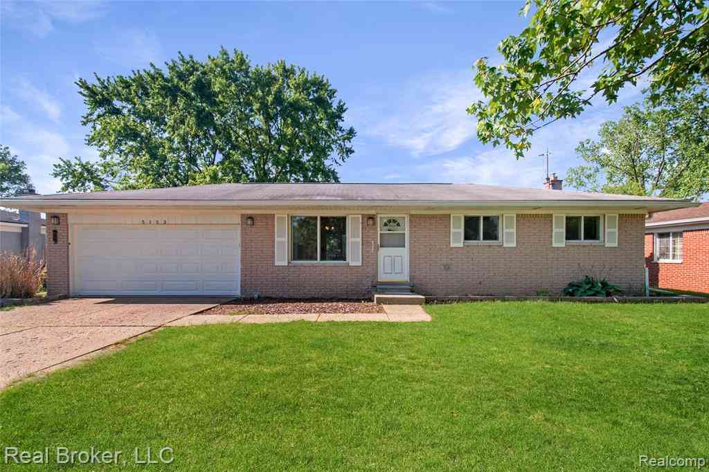 Homes For Sale - 5103 Ridgetop Drive <br/> Oakland County, Waterford, MI 48327